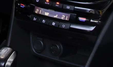 Use your orginal USB / AUX port with your Alpine Halo 9